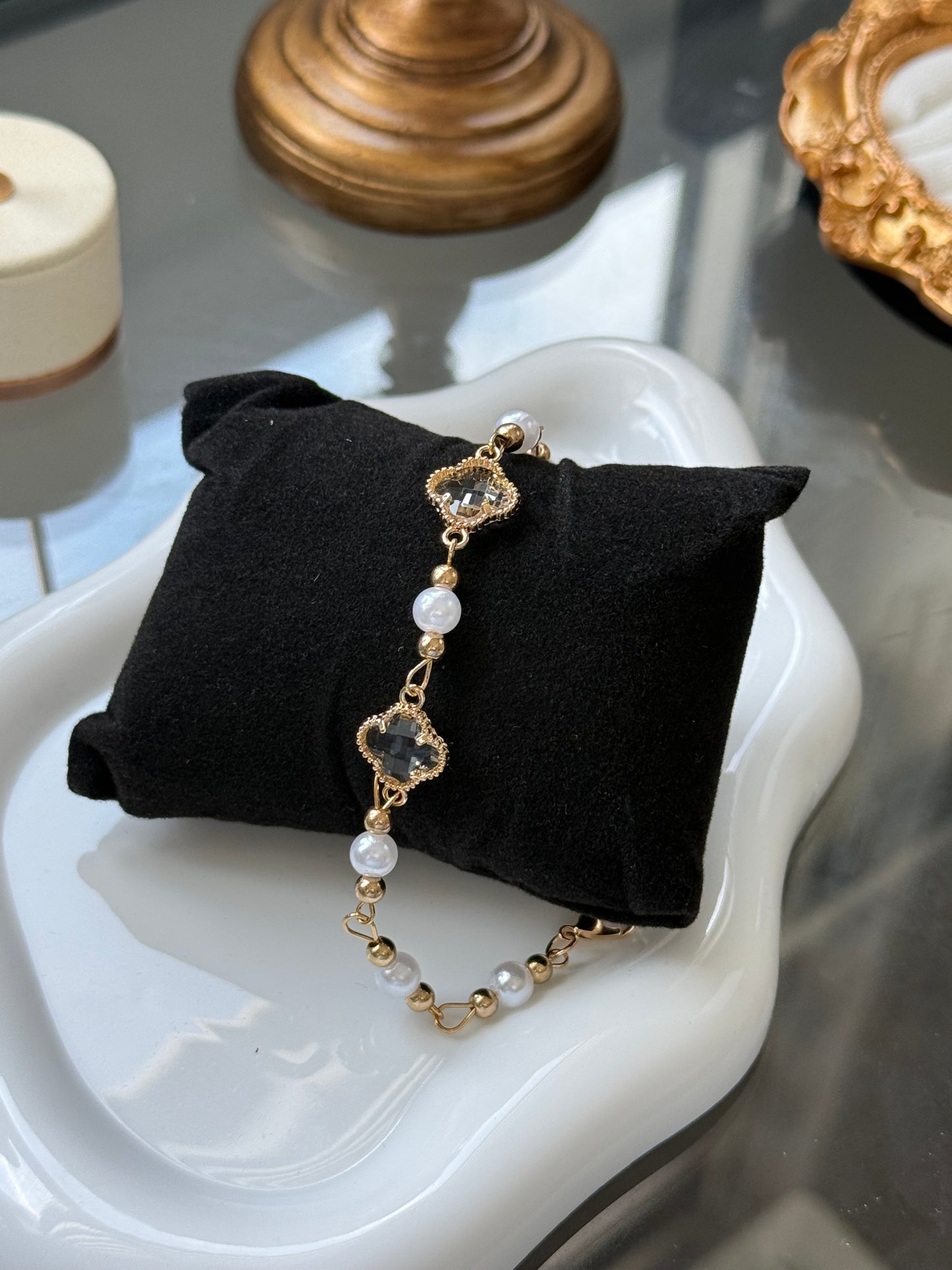Pearl Clover Gold Bracelet