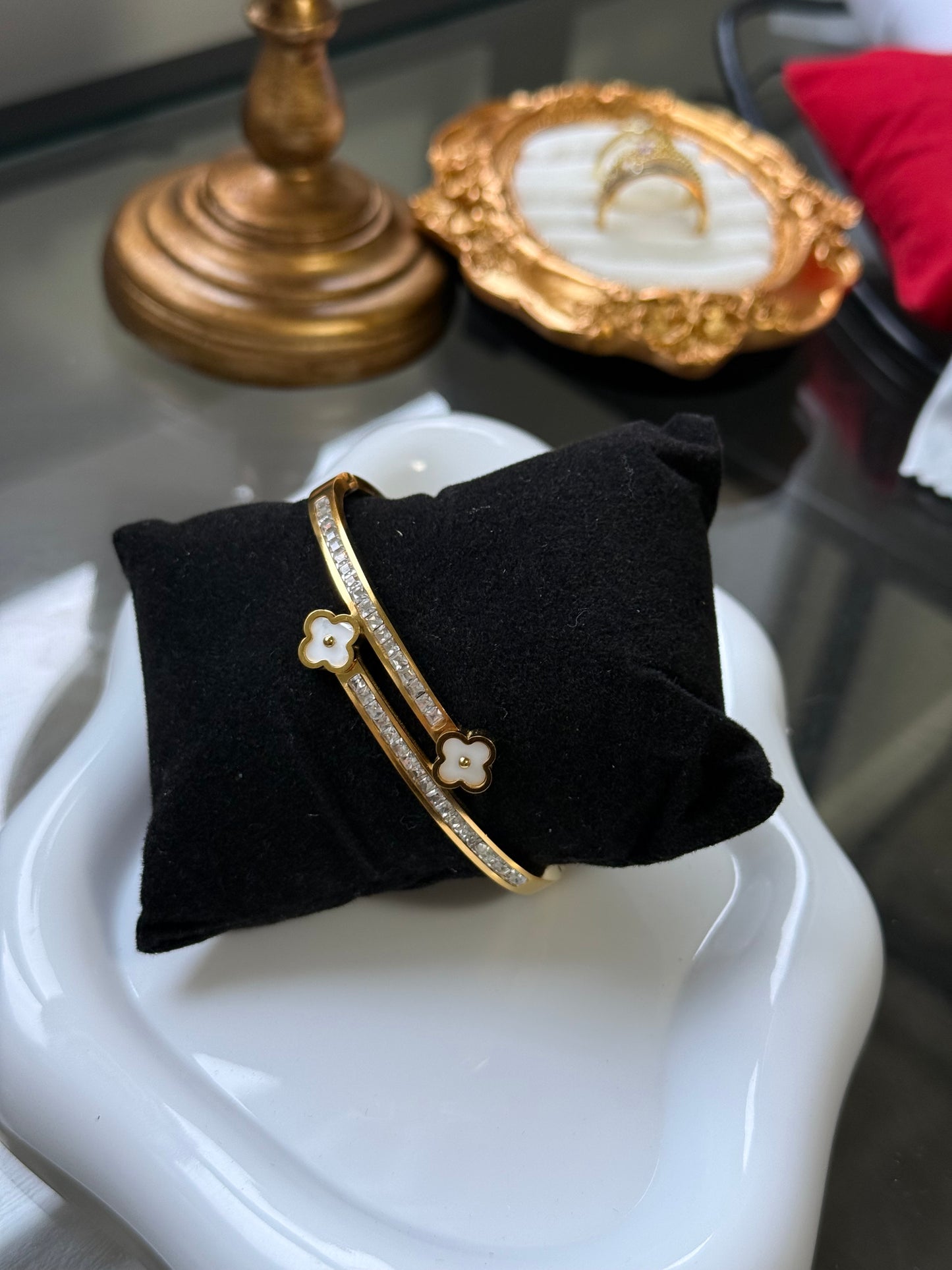 Clover Shine Bangle