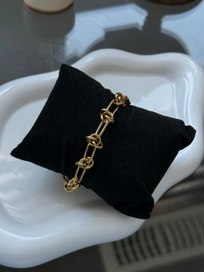 Golden Knot Chain Bracelet