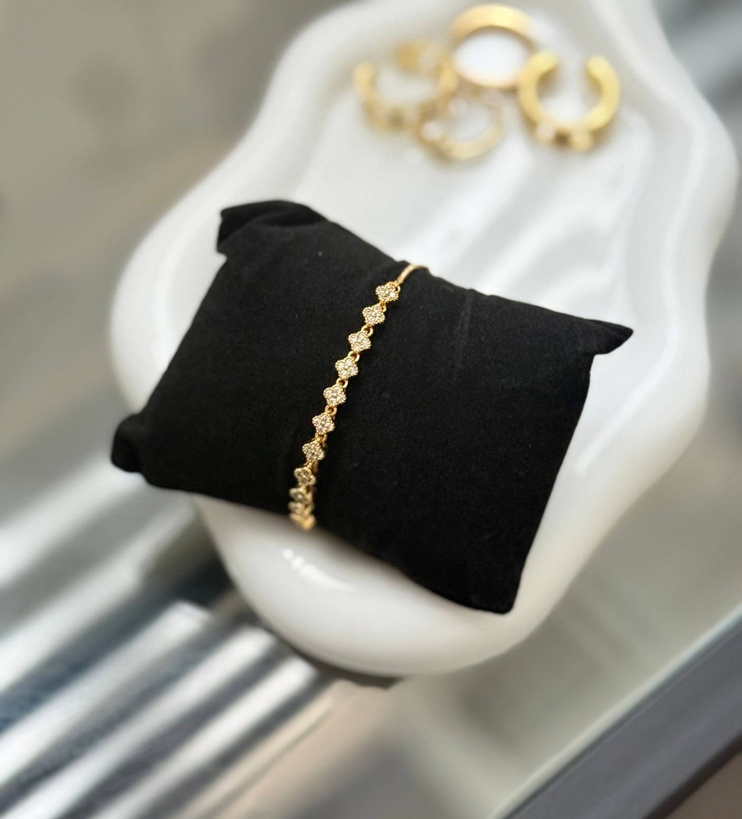Golden Clover Bloom Bracelet