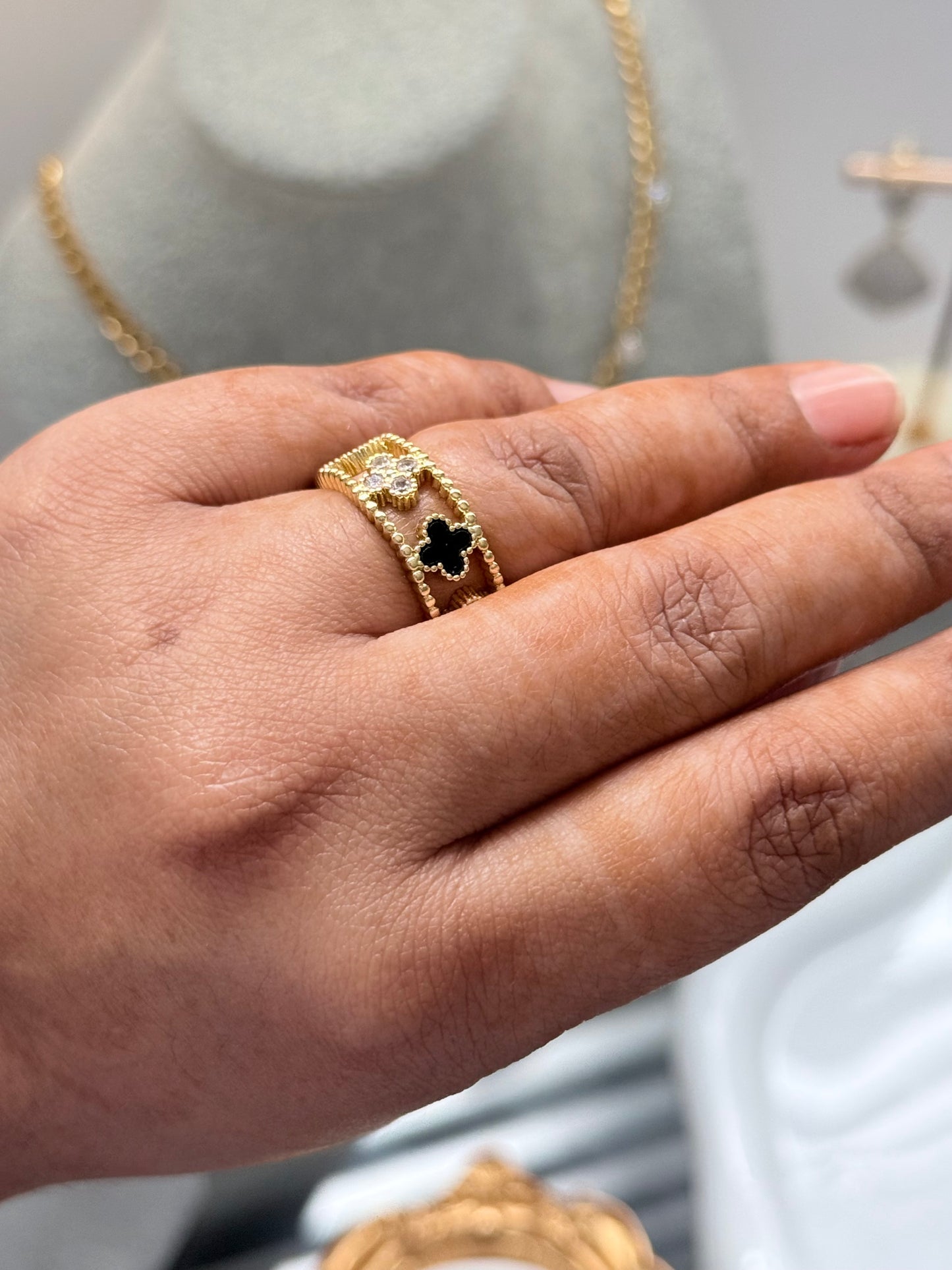 Clover Charm Gold Ring