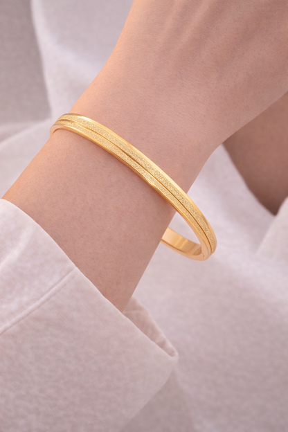 Elegant Gold Bangle