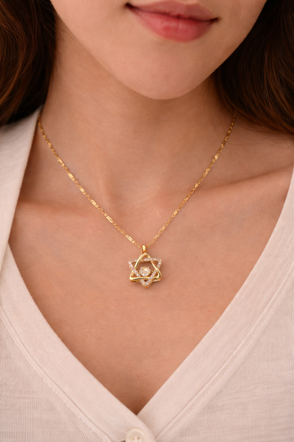 Elegant Star Twist Necklace