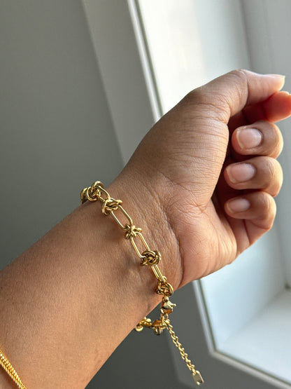 Golden Knot Chain Bracelet