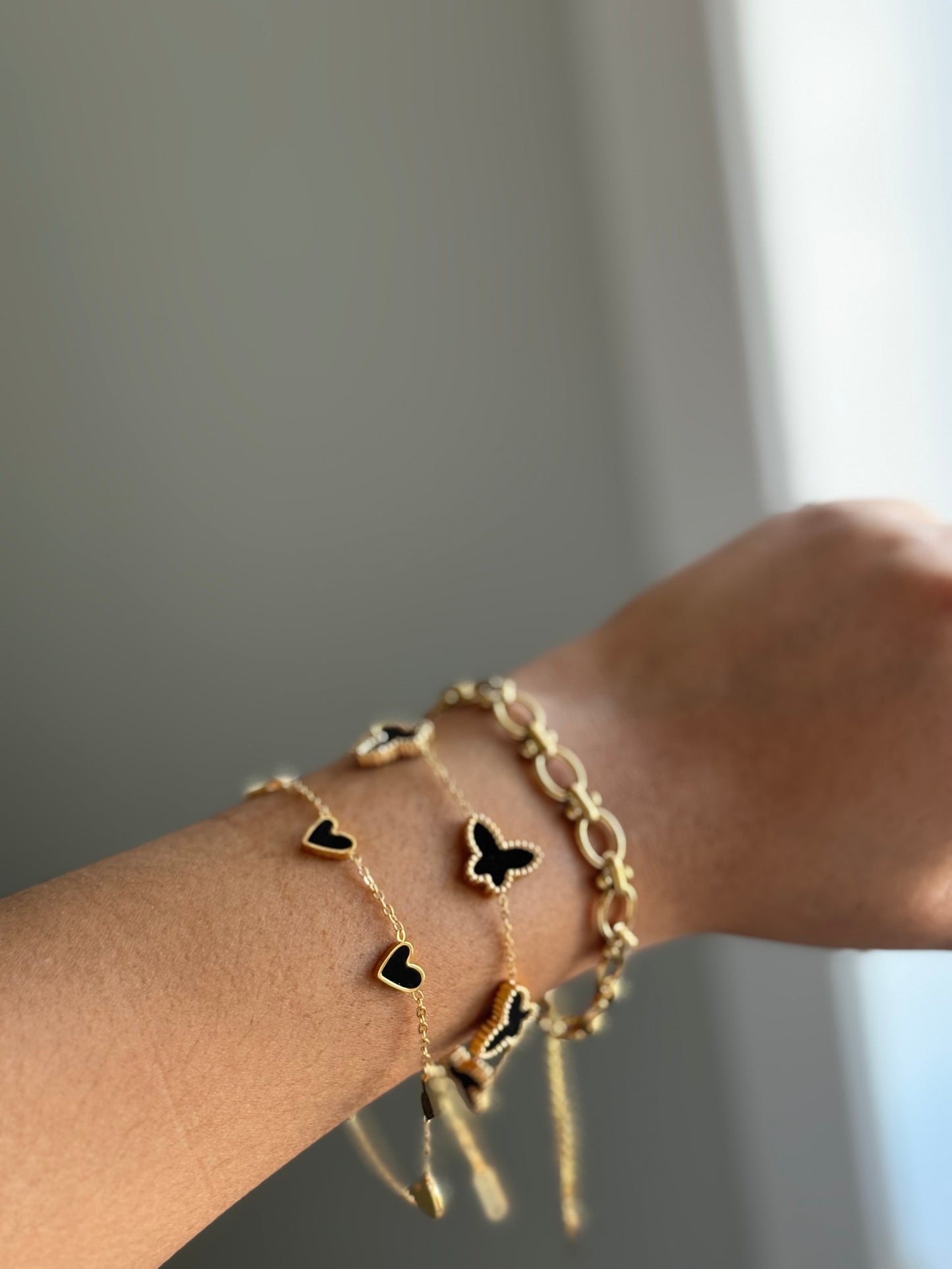 Black heart charm bracelet