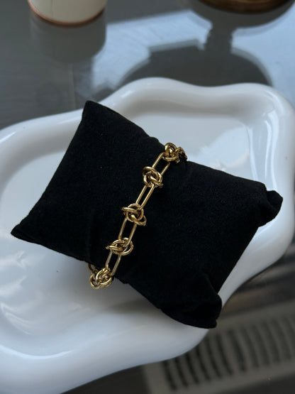 Golden Knot Chain Bracelet