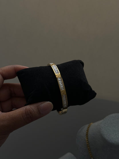 Cloverline Bangle