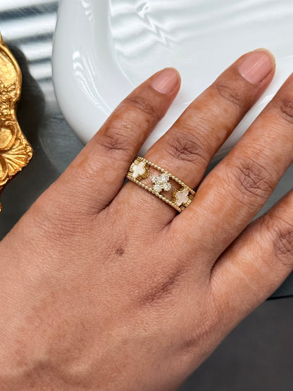 Clover Charm Gold Ring