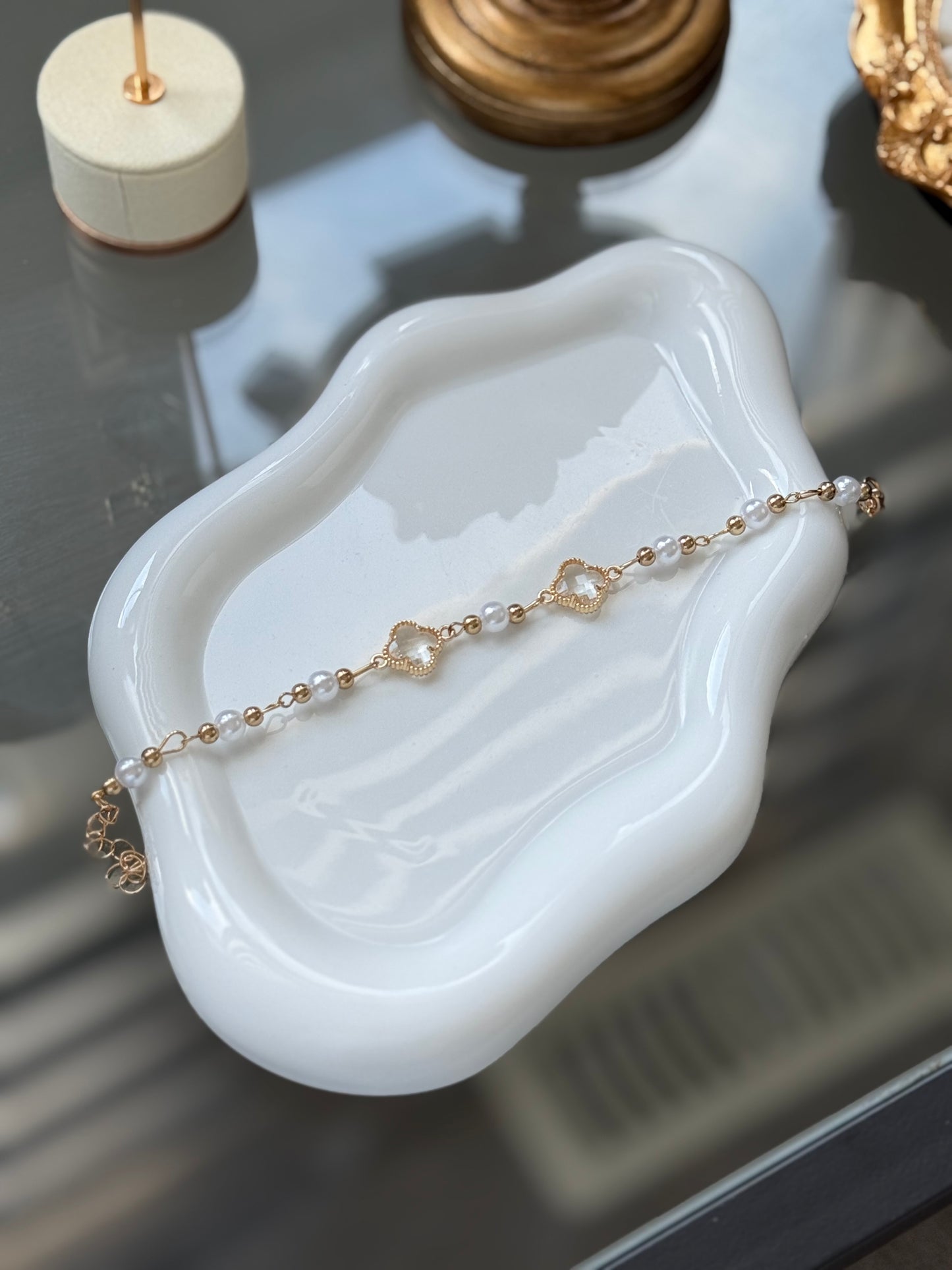 Pearl Clover Gold Bracelet