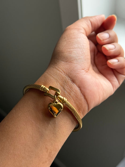 Amora Heart Bangle