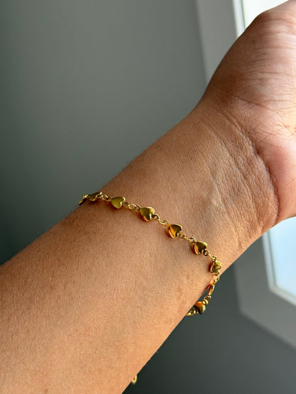 Elegant Gold Heart Charm Bracelet
