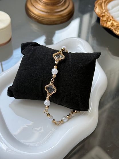 Pearl Clover Gold Bracelet
