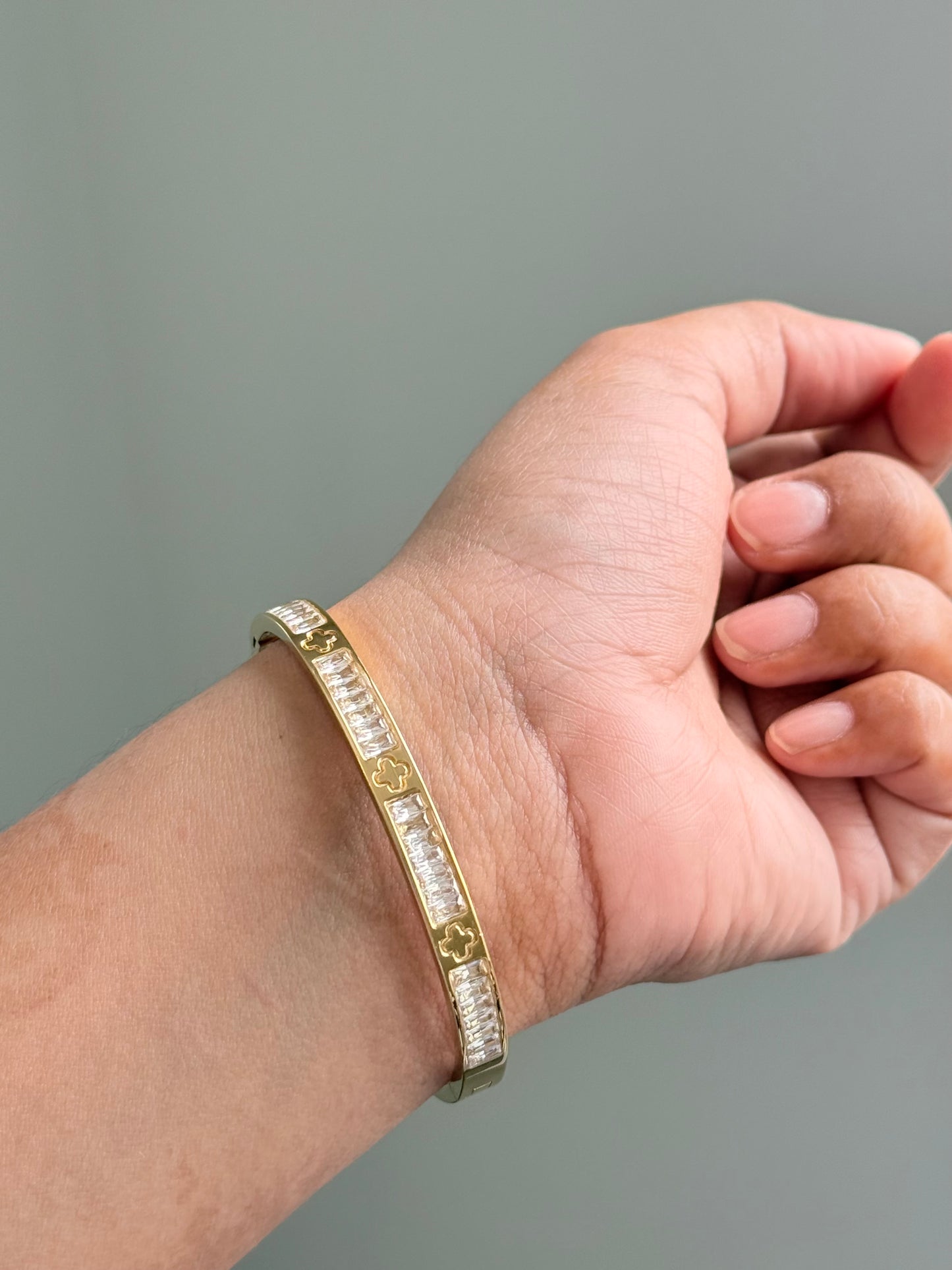 Cloverline Bangle