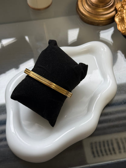 Elegant Gold Bangle