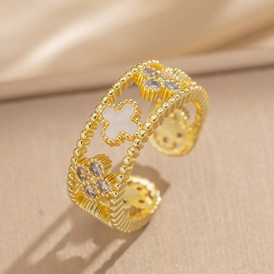 Clover Charm Gold Ring