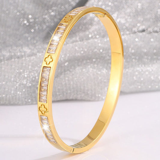 Cloverline Bangle