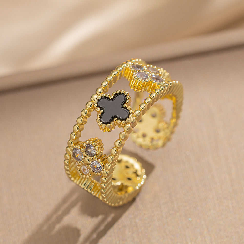 Clover Charm Gold Ring