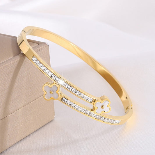 Clover Shine Bangle