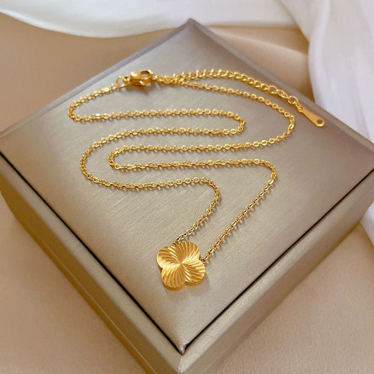 Golden petal necklace