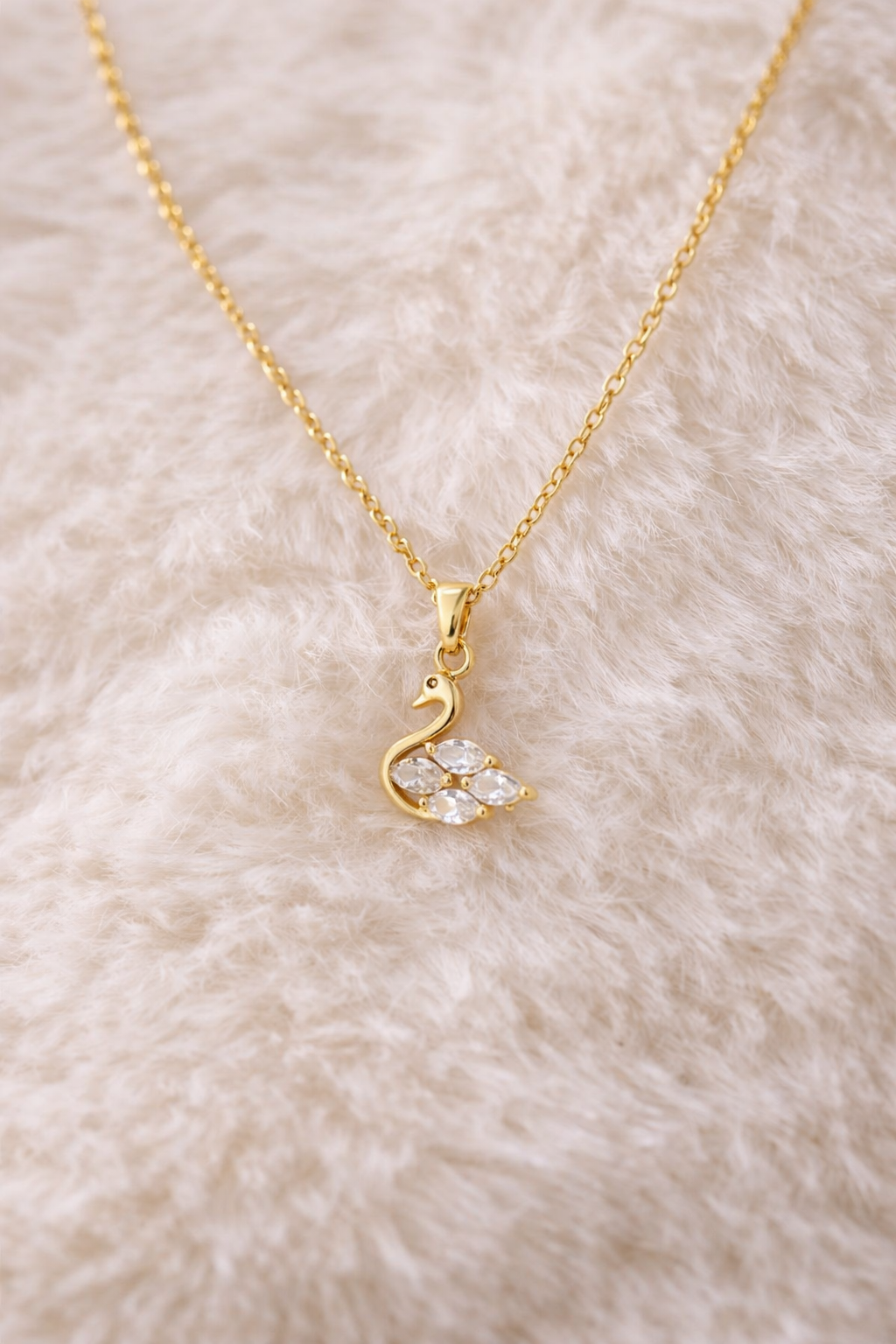 Swan Grace Zircon Pendant Necklace