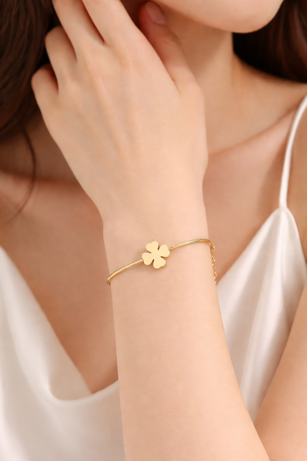 Korean style clover Bangle