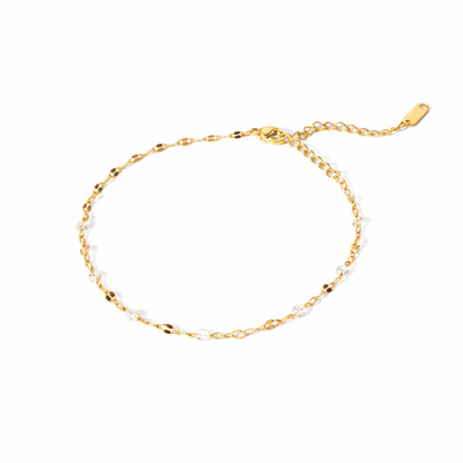 Delicate gold chain bracelet